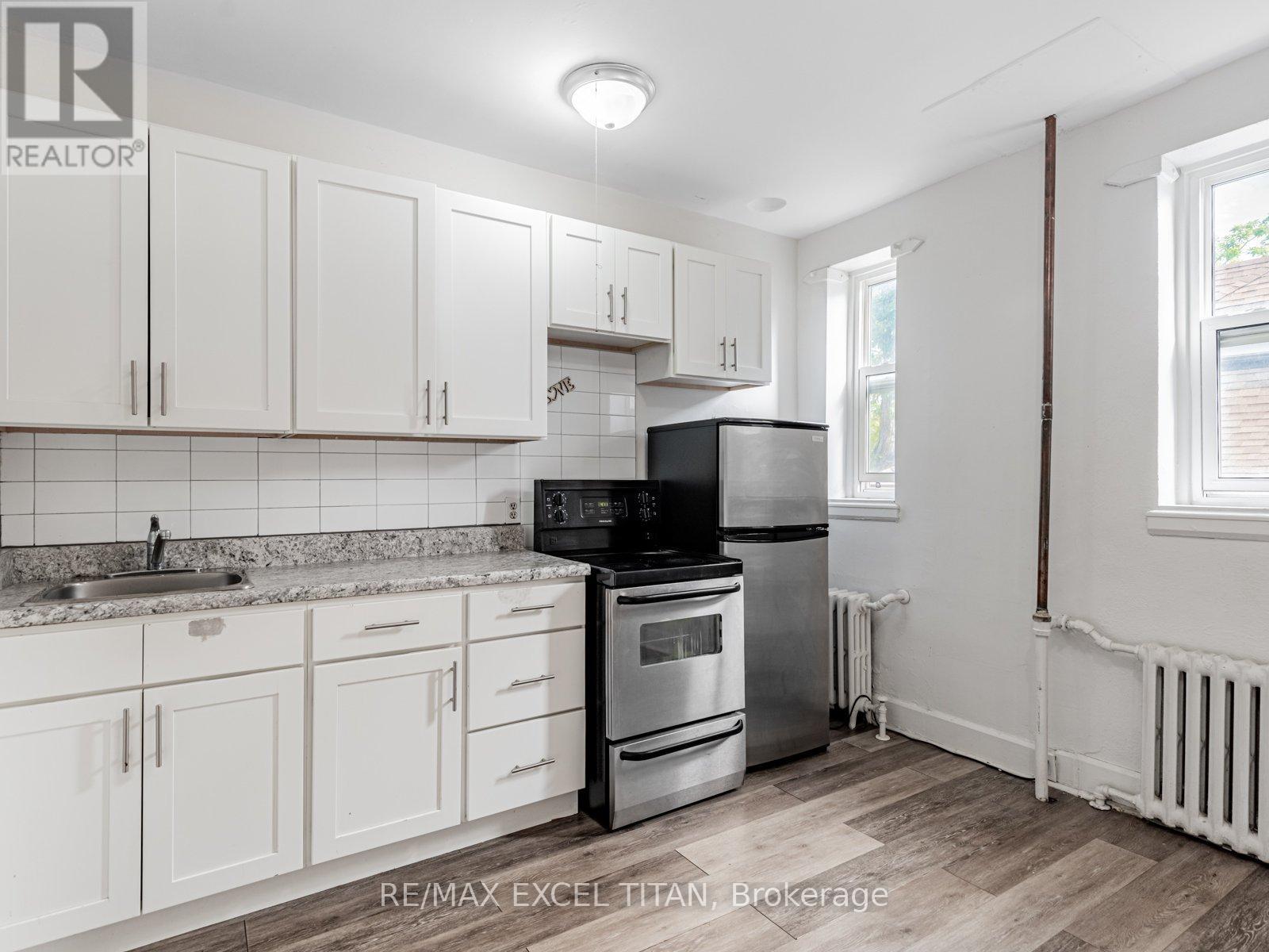 34 - 1 Mallory Gardens, Toronto (Yonge-St. Clair), Ontario  M4V 2A6 - Photo 7 - C12796992