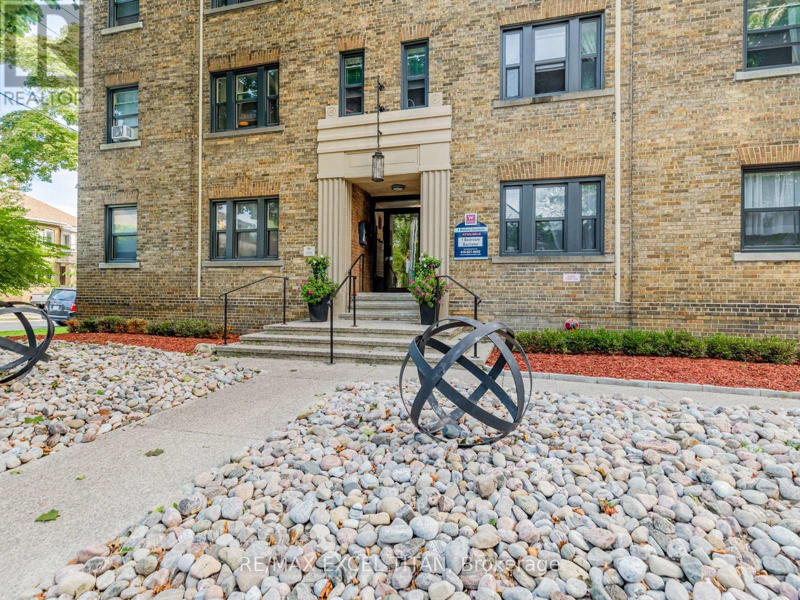 34 - 1 Mallory Gardens, Toronto (Yonge-St. Clair), Ontario  M4V 2A6 - Photo 10 - C12796992