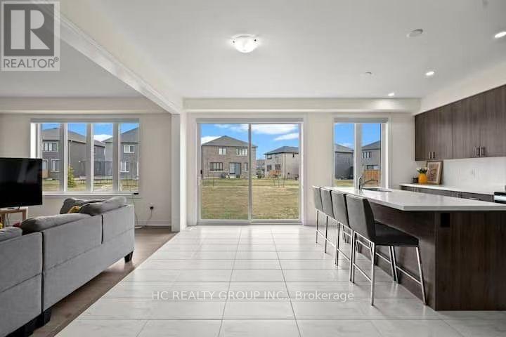 165 Rosanne Circle, Wasaga Beach, Ontario  L9Z 0N1 - Photo 4 - S12847788