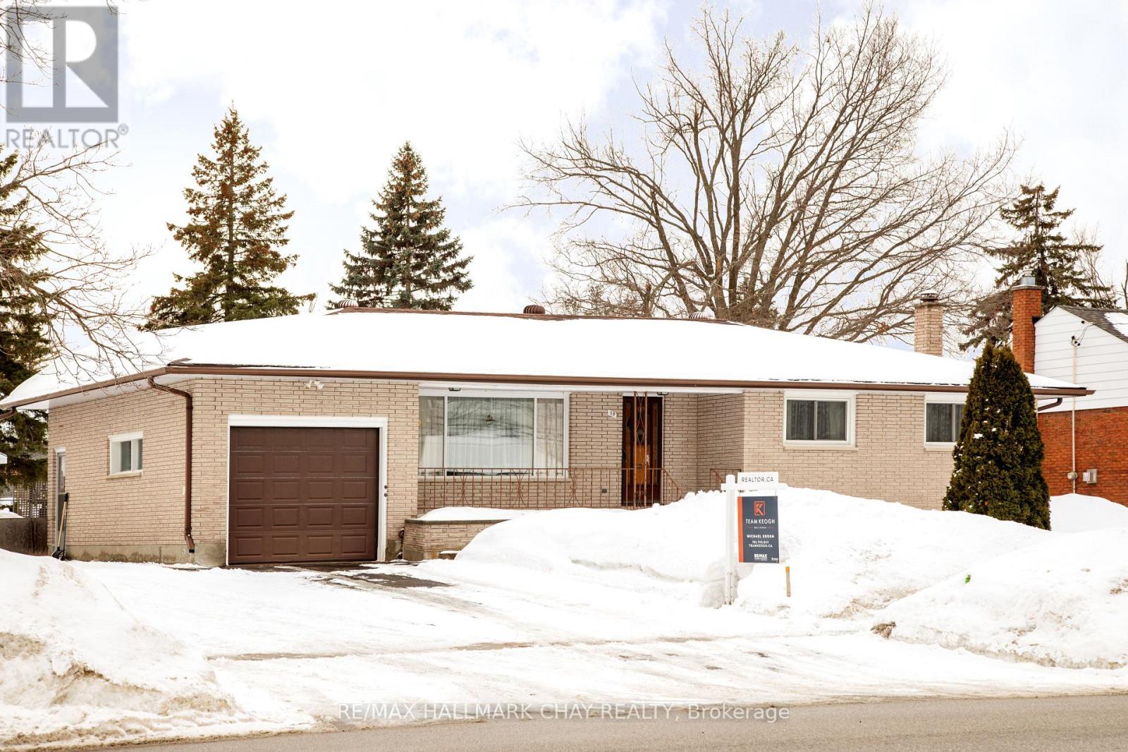 19 Steel Street, Barrie, Ontario  L4M 2E6 - Photo 4 - S12847820