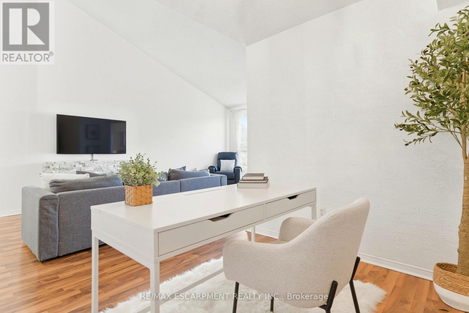 140 - 109 Bristol Road E, Mississauga, Ontario  L4Z 3P6 - Photo 10 - W12847772