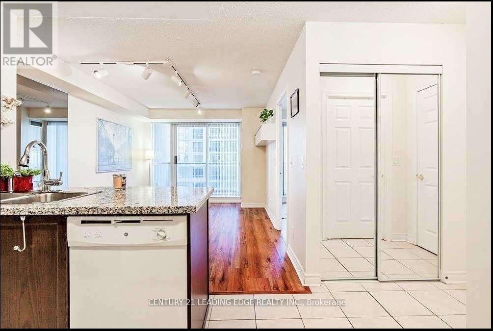 505 - 5 Michael Power Place, Toronto, Ontario  M9A 0A3 - Photo 5 - W12847790