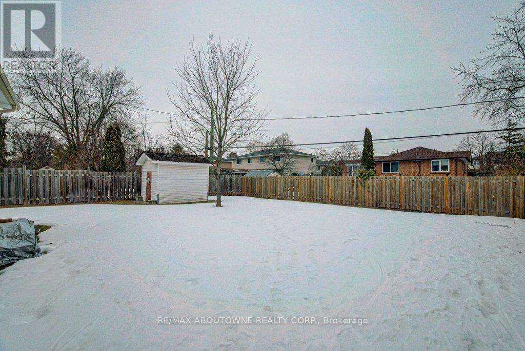 1239 Montclair Drive, Oakville, Ontario  L6H 1Z3 - Photo 20 - W12847830