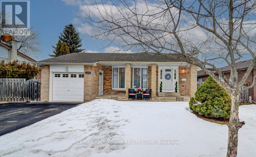 1239 Montclair Drive, Oakville, Ontario  L6H 1Z3 - Photo 26 - W12847830