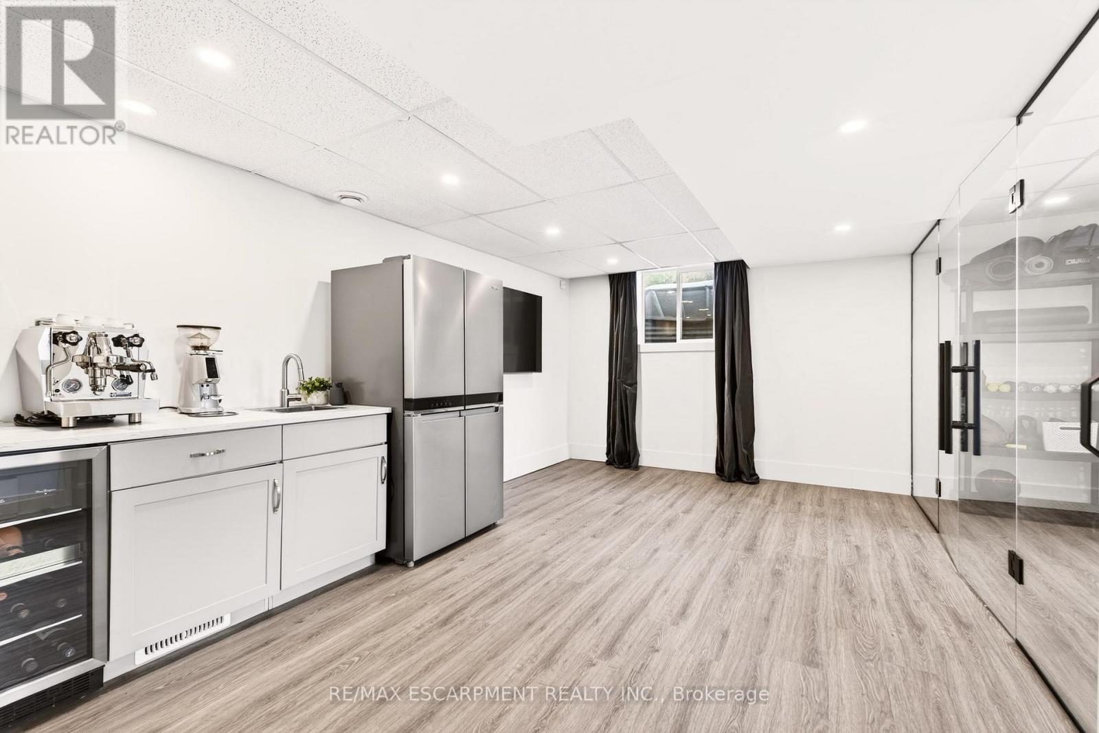 2129 Highview Drive, Burlington, Ontario  L7P 0P2 - Photo 24 - W12847832