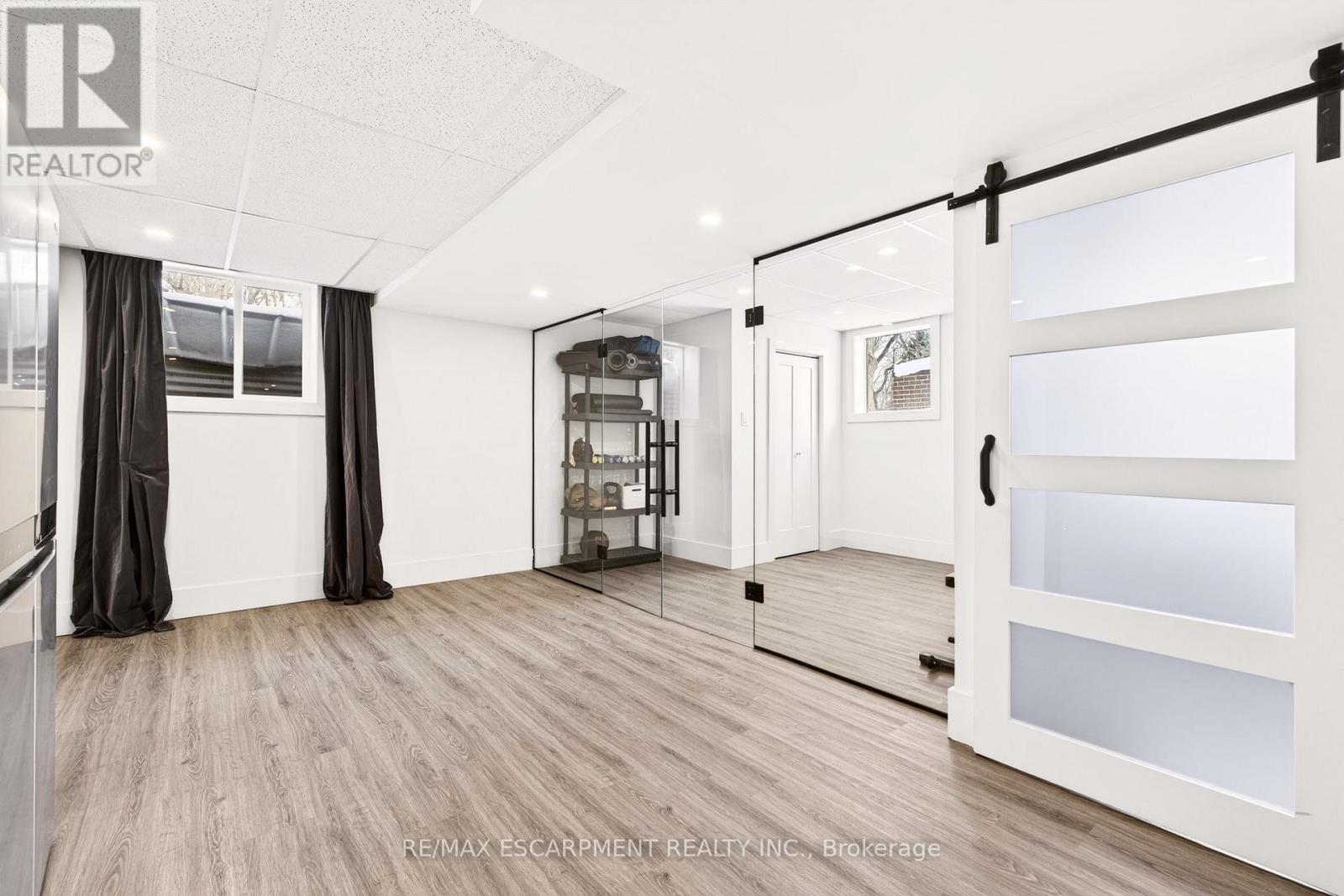 2129 Highview Drive, Burlington, Ontario  L7P 0P2 - Photo 25 - W12847832