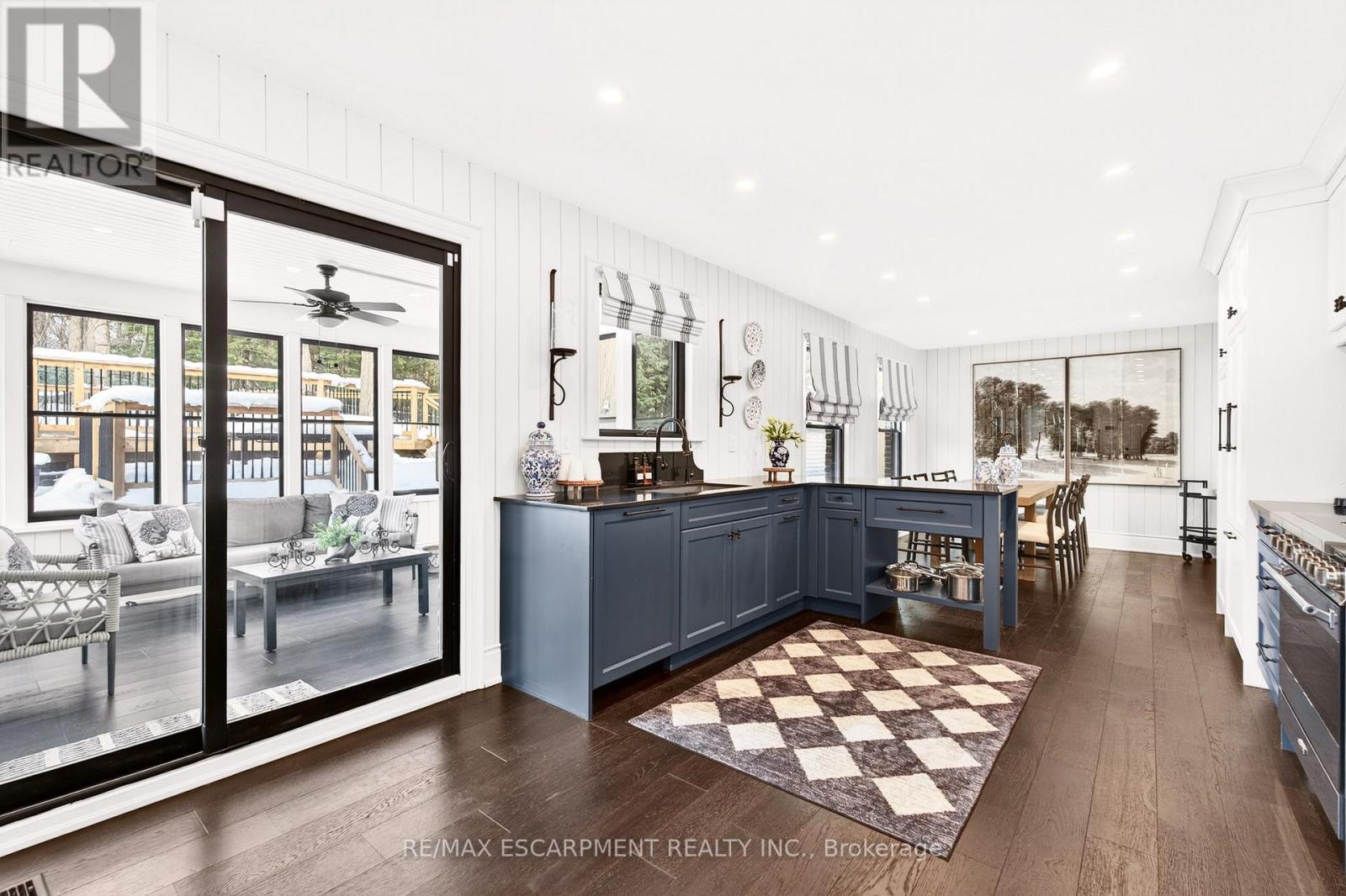 2129 Highview Drive, Burlington, Ontario  L7P 0P2 - Photo 8 - W12847832