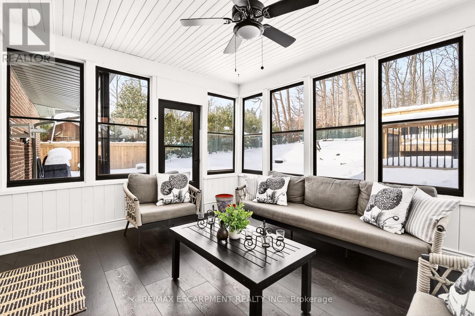 2129 Highview Drive, Burlington, Ontario  L7P 0P2 - Photo 9 - W12847832