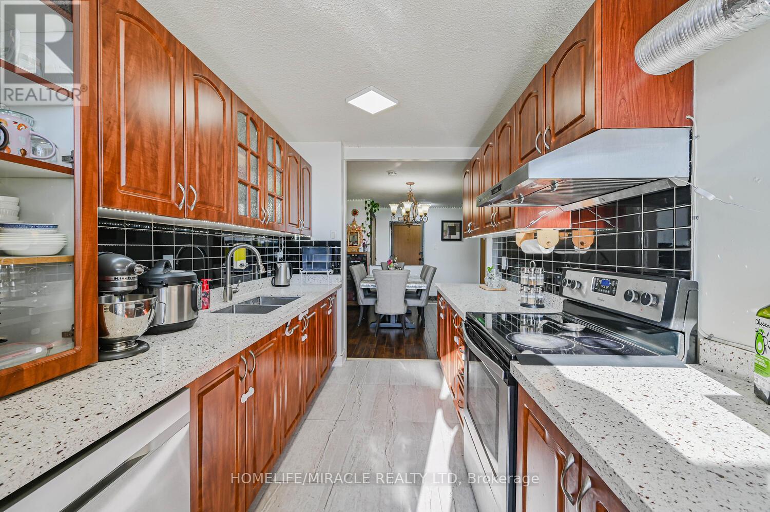 1802 - 4 Kings Cross Road, Brampton, Ontario  L6T 3X8 - Photo 17 - W12847854