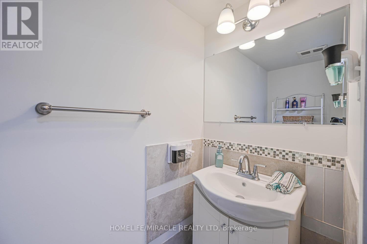 1802 - 4 Kings Cross Road, Brampton, Ontario  L6T 3X8 - Photo 27 - W12847854