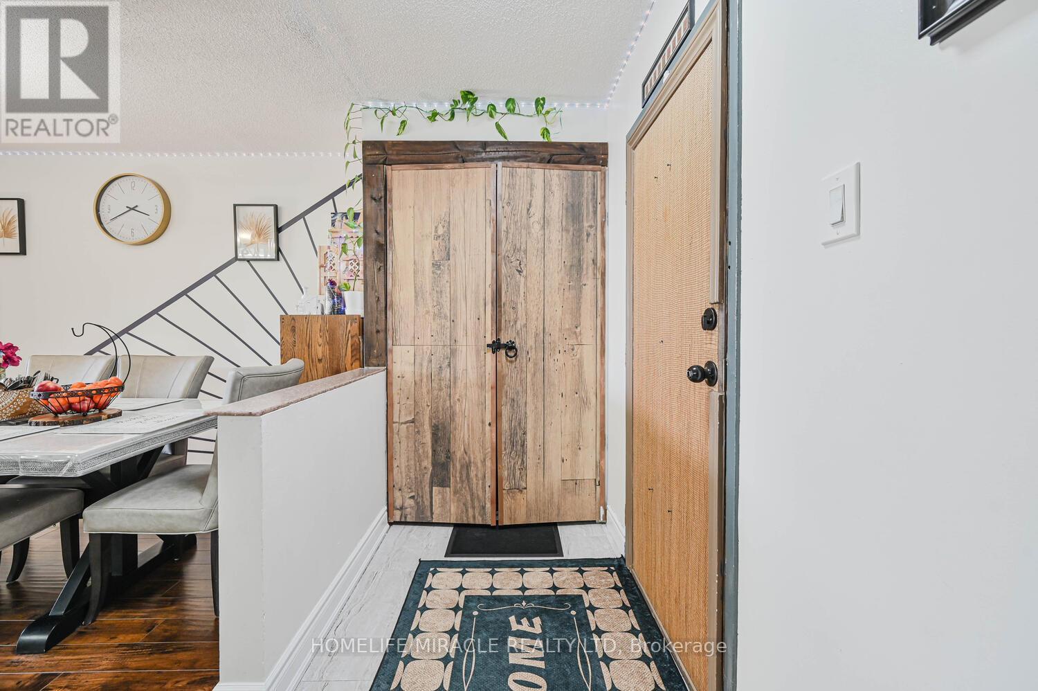 1802 - 4 Kings Cross Road, Brampton, Ontario  L6T 3X8 - Photo 8 - W12847854