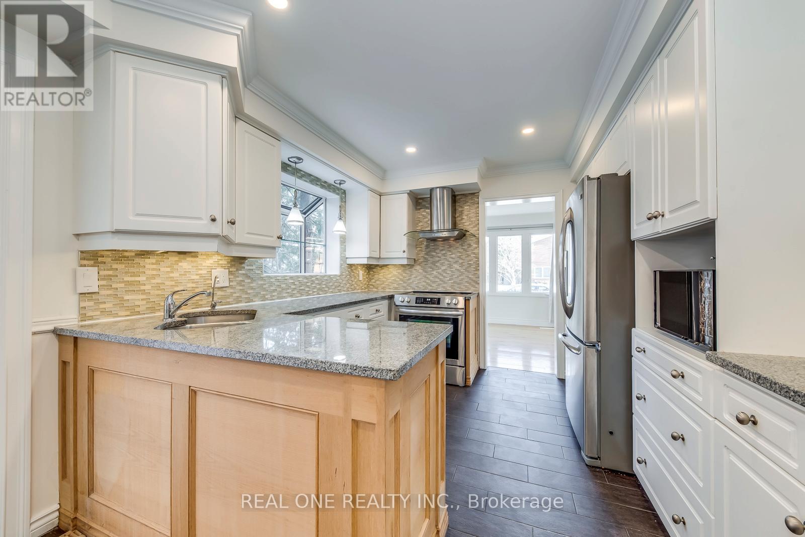 1585 Crombie Road, Mississauga, Ontario  L5J 4J1 - Photo 15 - W12847868