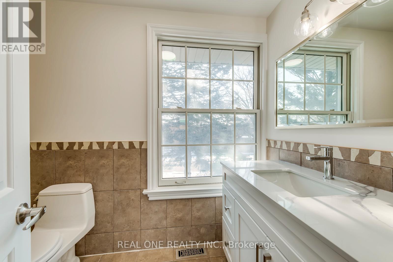 1585 Crombie Road, Mississauga, Ontario  L5J 4J1 - Photo 25 - W12847868