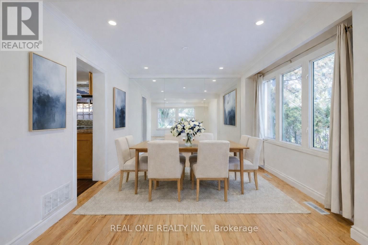 1585 Crombie Road, Mississauga, Ontario  L5J 4J1 - Photo 9 - W12847868