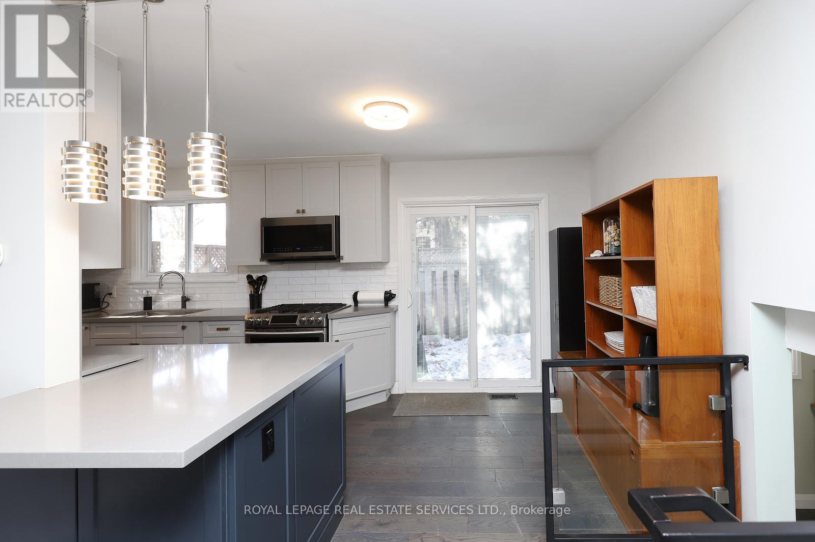 2001 Silverberry Crescent, Mississauga, Ontario  L5J 1C8 - Photo 14 - W12847872