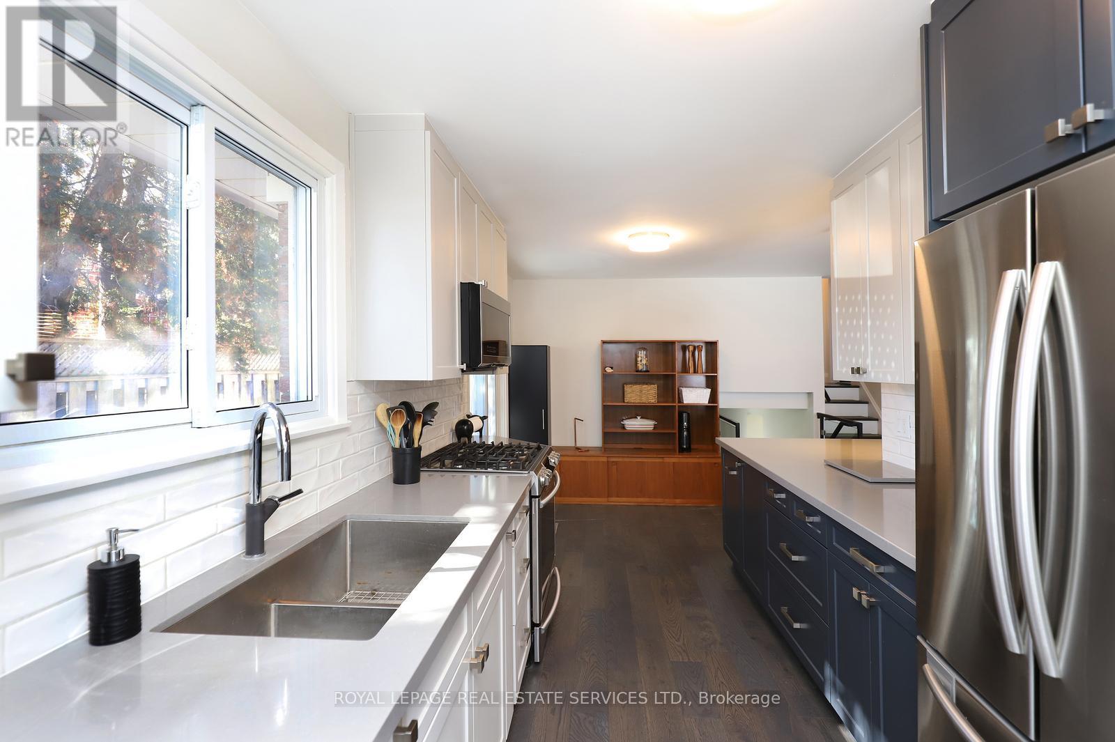 2001 Silverberry Crescent, Mississauga, Ontario  L5J 1C8 - Photo 15 - W12847872