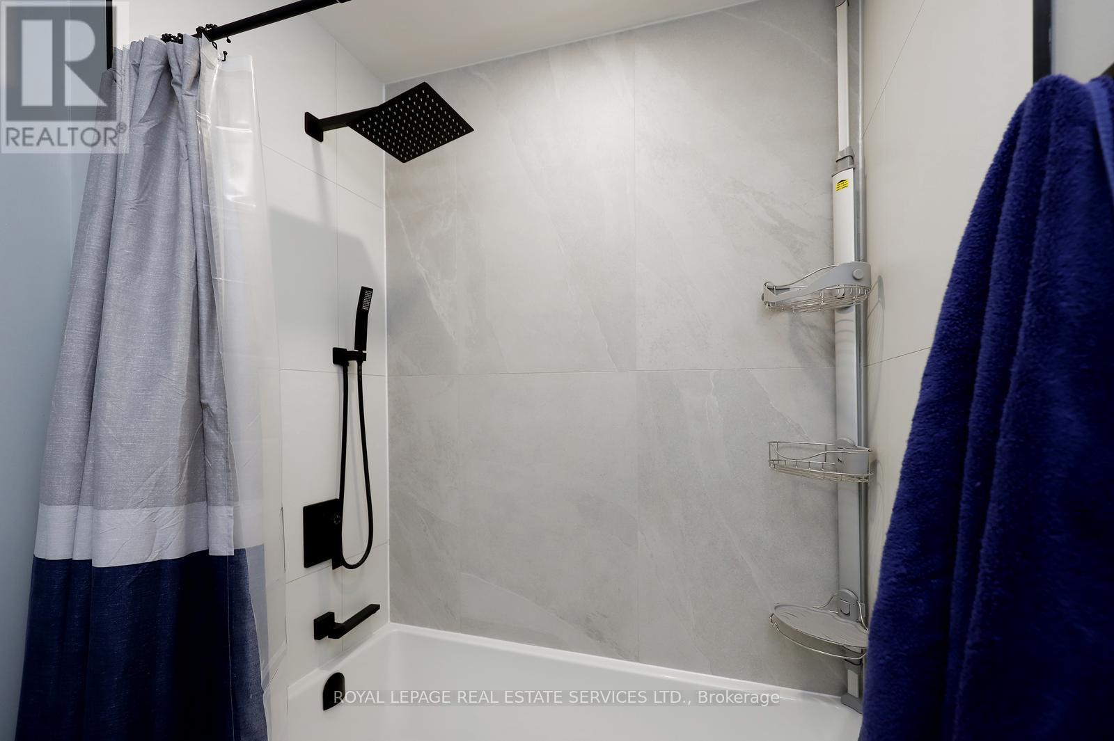 2001 Silverberry Crescent, Mississauga, Ontario  L5J 1C8 - Photo 21 - W12847872