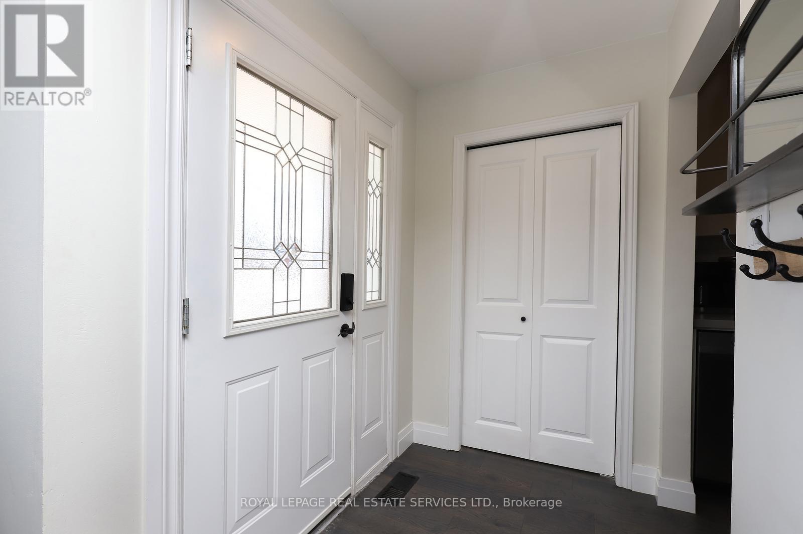 2001 Silverberry Crescent, Mississauga, Ontario  L5J 1C8 - Photo 5 - W12847872