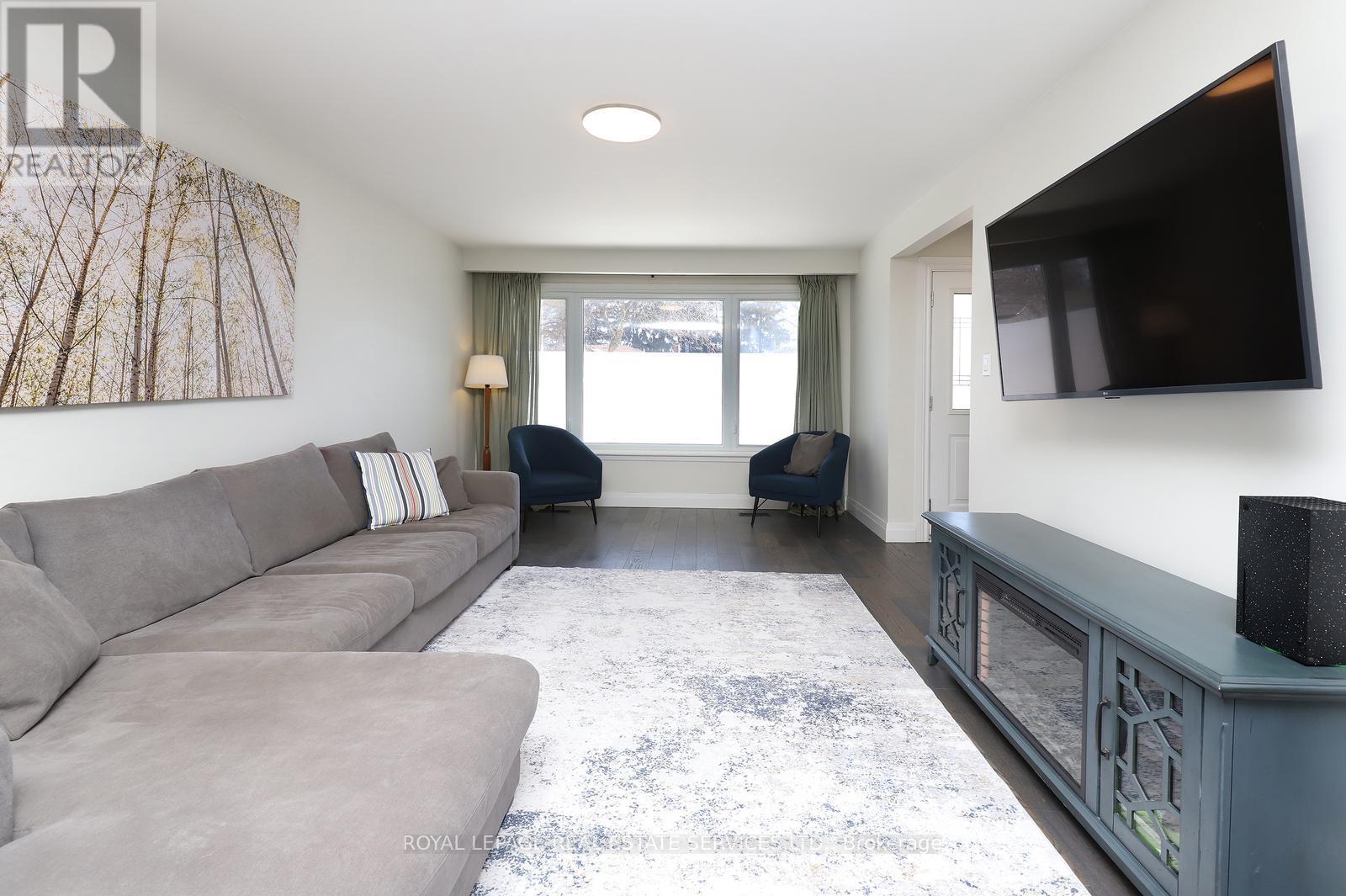 2001 Silverberry Crescent, Mississauga, Ontario  L5J 1C8 - Photo 6 - W12847872