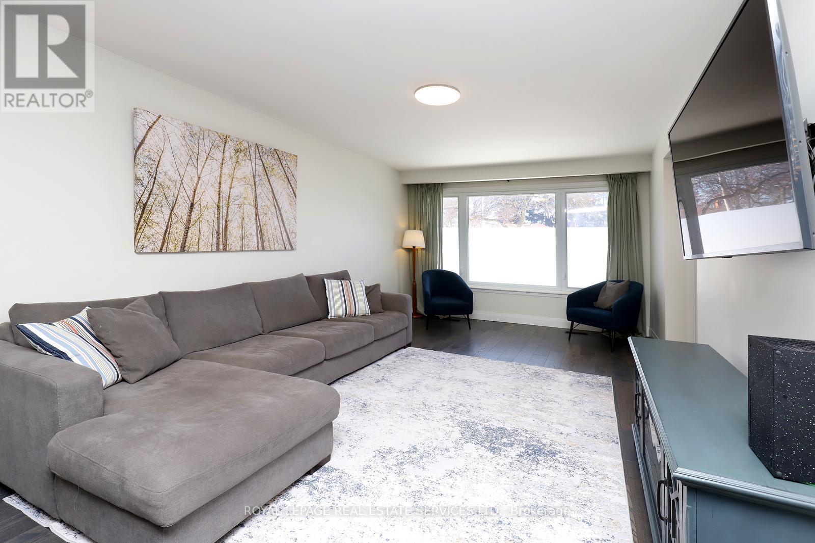 2001 Silverberry Crescent, Mississauga, Ontario  L5J 1C8 - Photo 7 - W12847872