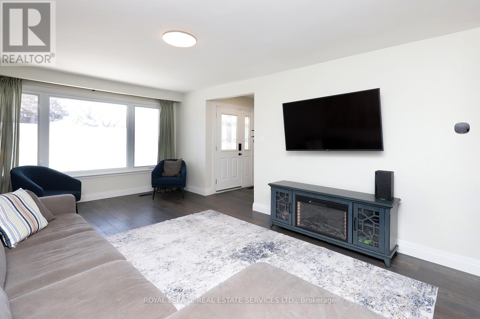 2001 Silverberry Crescent, Mississauga, Ontario  L5J 1C8 - Photo 8 - W12847872