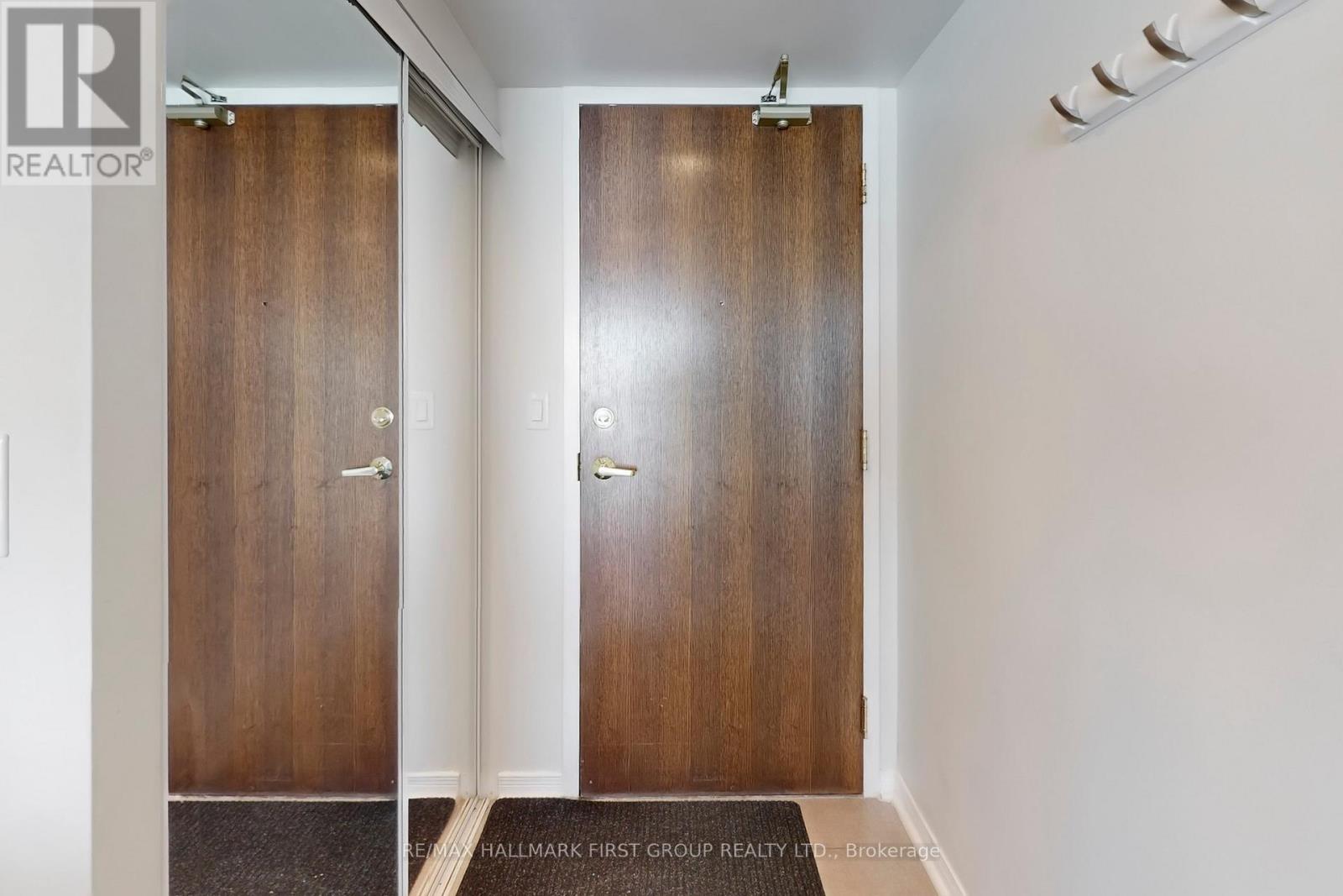 1007 - 4900 Glen Erin Drive, Mississauga, Ontario  L5M 7S2 - Photo 7 - W12847886