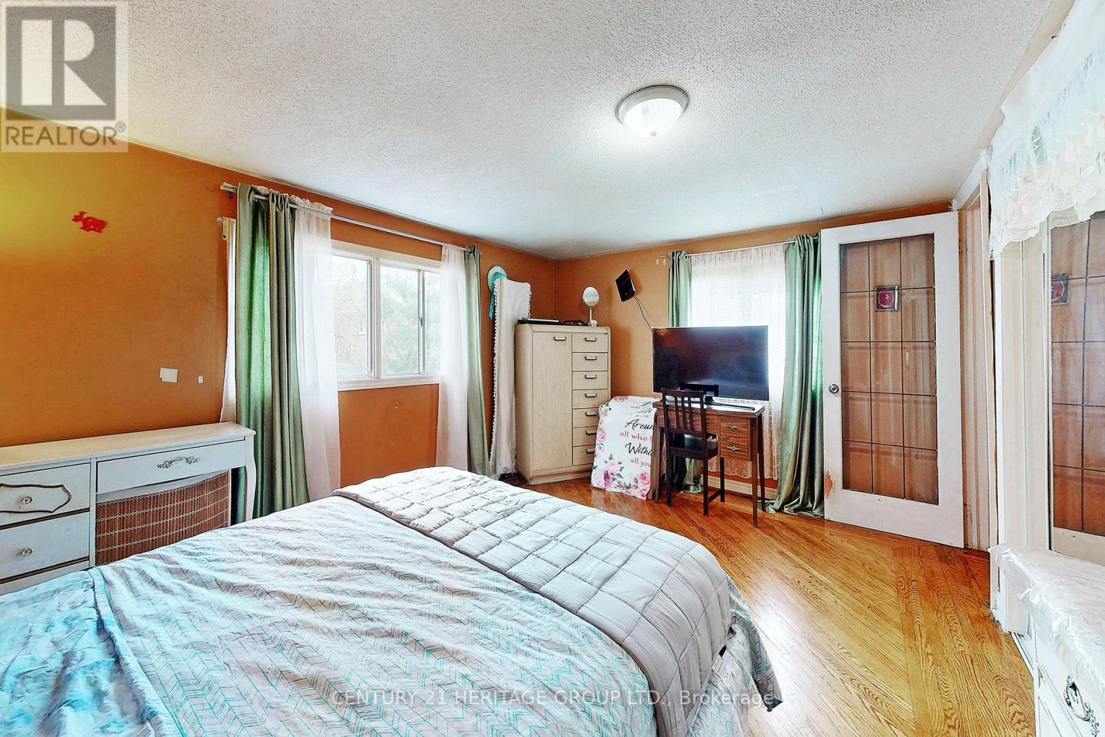 1045 East Avenue, Mississauga, Ontario  L5E 1X1 - Photo 14 - W12847900