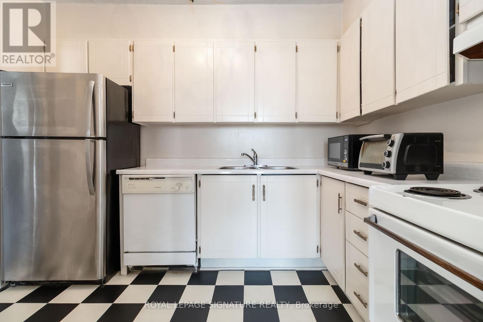 1207 - 1359 White Oaks Boulevard, Oakville, Ontario  L6H 2R8 - Photo 9 - W12847908