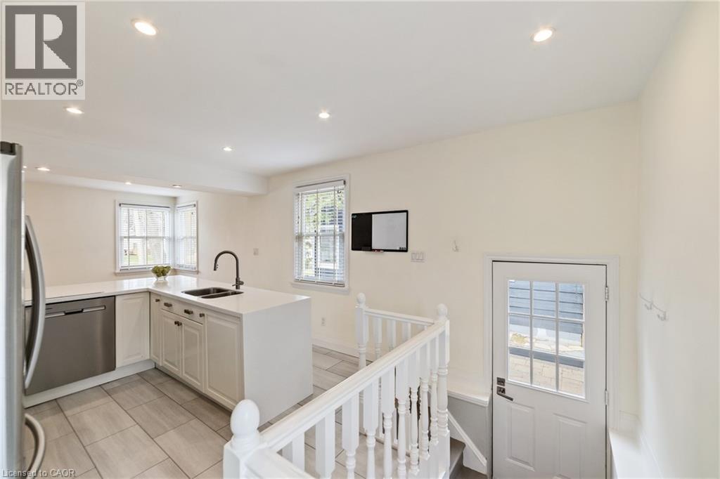 407 Queen Mary Drive, Oakville, Ontario  L6K 3M2 - Photo 22 - 40809006