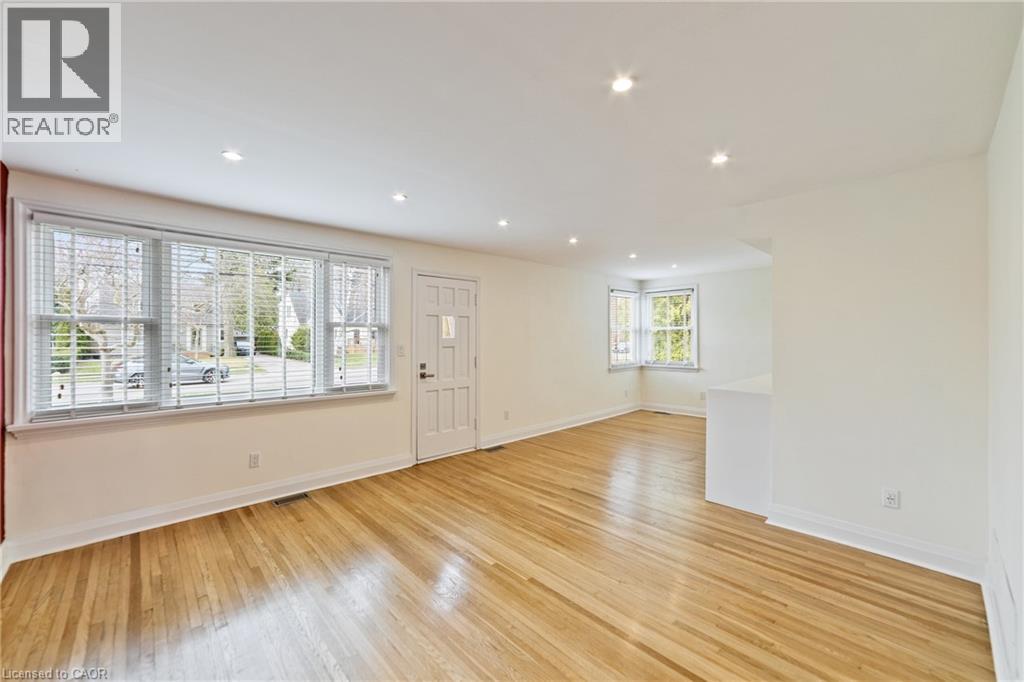 407 Queen Mary Drive, Oakville, Ontario  L6K 3M2 - Photo 9 - 40809006