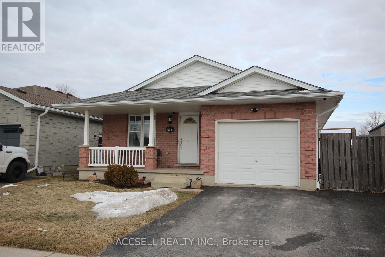 635 Highview Drive, St. Thomas, Ontario  N5R 5E7 - Photo 2 - X12847770