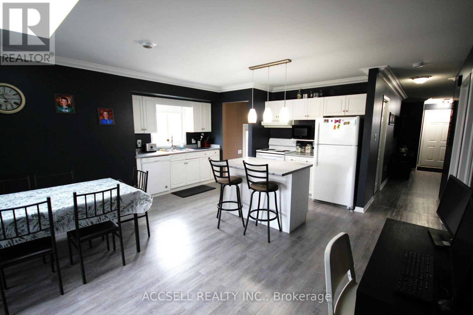 635 Highview Drive, St. Thomas, Ontario  N5R 5E7 - Photo 6 - X12847770