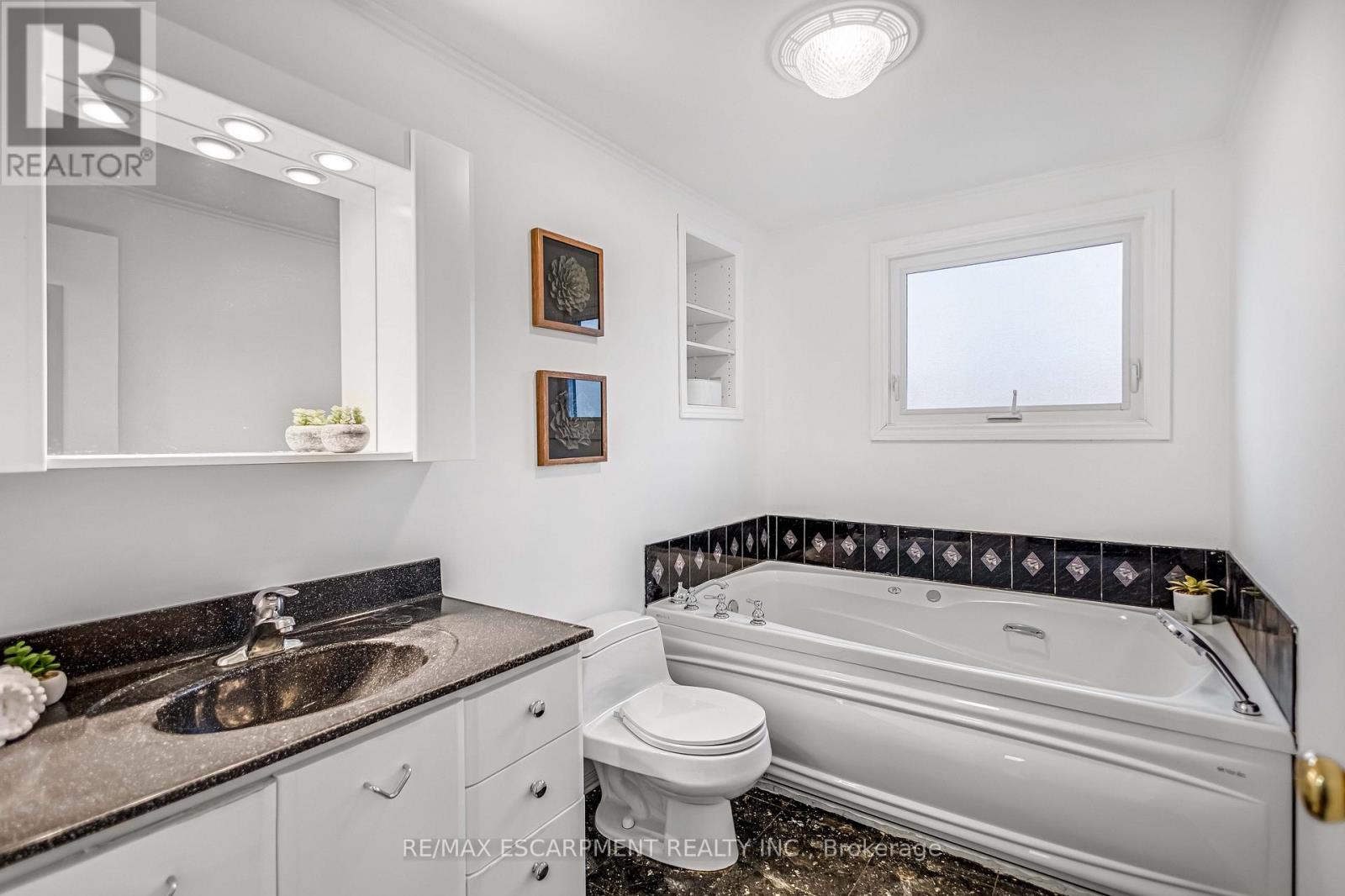 85 Ranchdale Drive, Hamilton, Ontario  L8V 2L9 - Photo 23 - X12847806