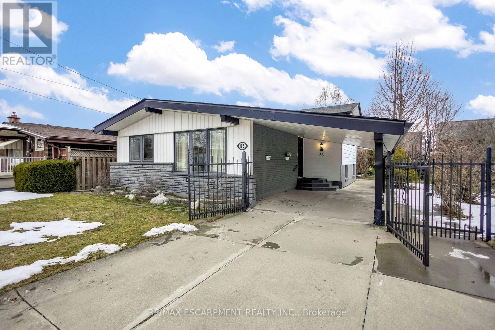 85 Ranchdale Drive, Hamilton, Ontario  L8V 2L9 - Photo 4 - X12847806