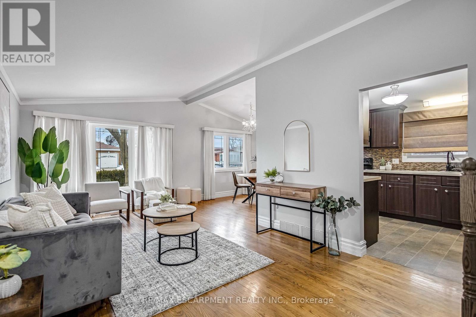 85 Ranchdale Drive, Hamilton, Ontario  L8V 2L9 - Photo 8 - X12847806