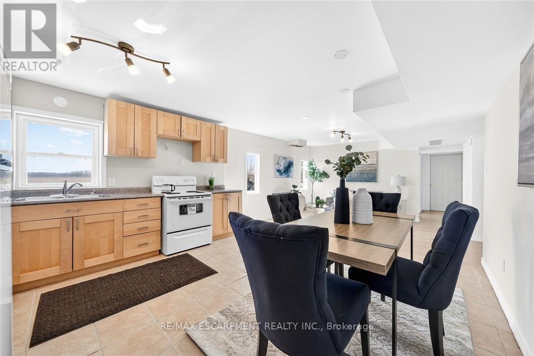 884 Concession 1 Road S, Haldimand, Ontario  N0A 1E0 - Photo 12 - X12847824