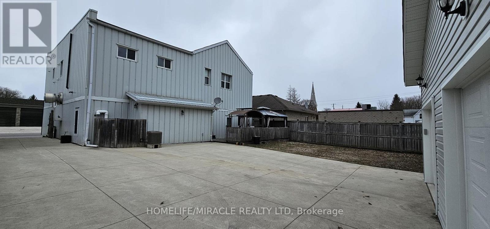 Minto - 94 Elora Street S, Minto, Ontario  N0G 1Z0 - Photo 5 - X12847826