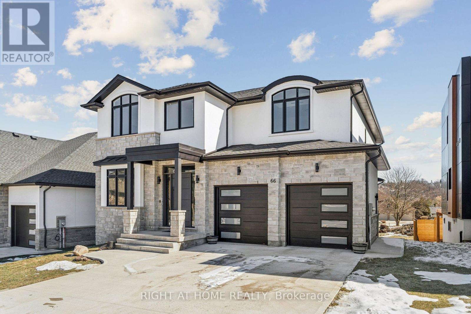 66 Kenmir Avenue, Niagara-On-The-Lake, Ontario  L0S 1J0 - Photo 2 - X12847846