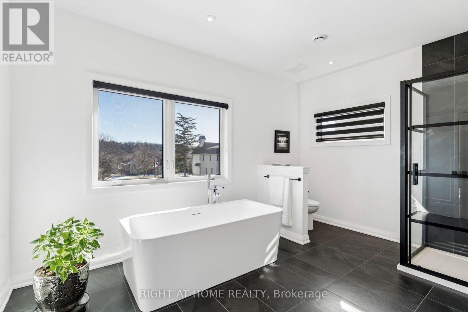 66 Kenmir Avenue, Niagara-On-The-Lake, Ontario  L0S 1J0 - Photo 33 - X12847846