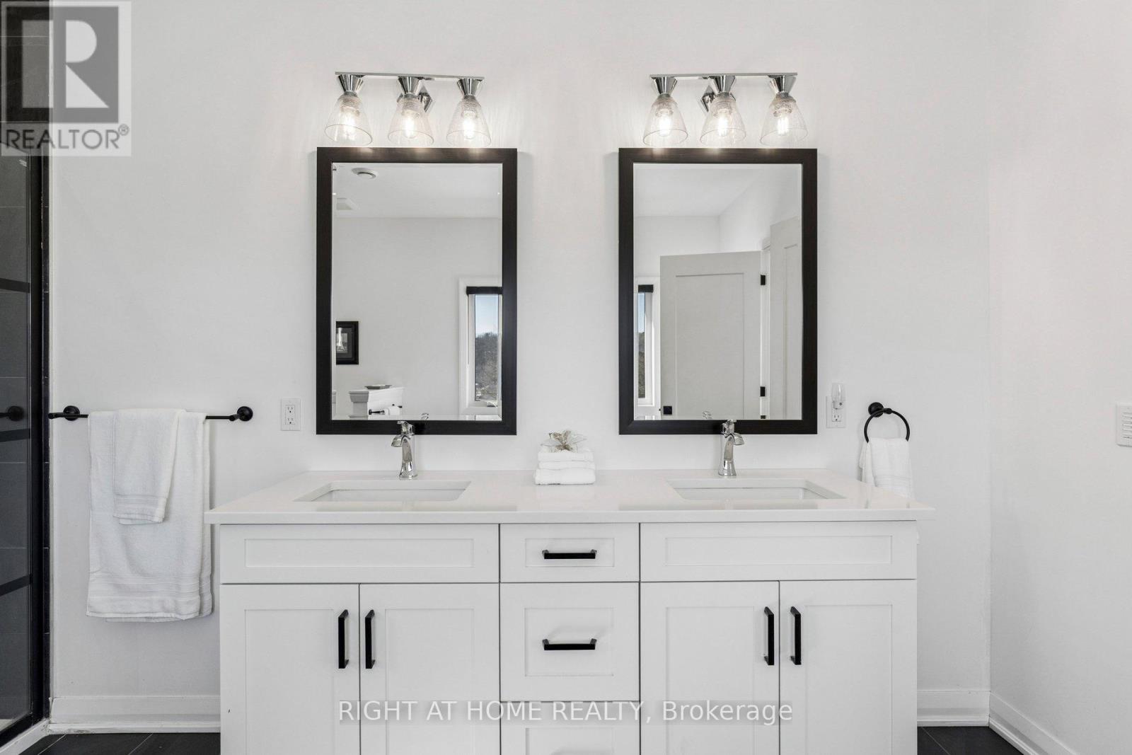 66 Kenmir Avenue, Niagara-On-The-Lake, Ontario  L0S 1J0 - Photo 35 - X12847846