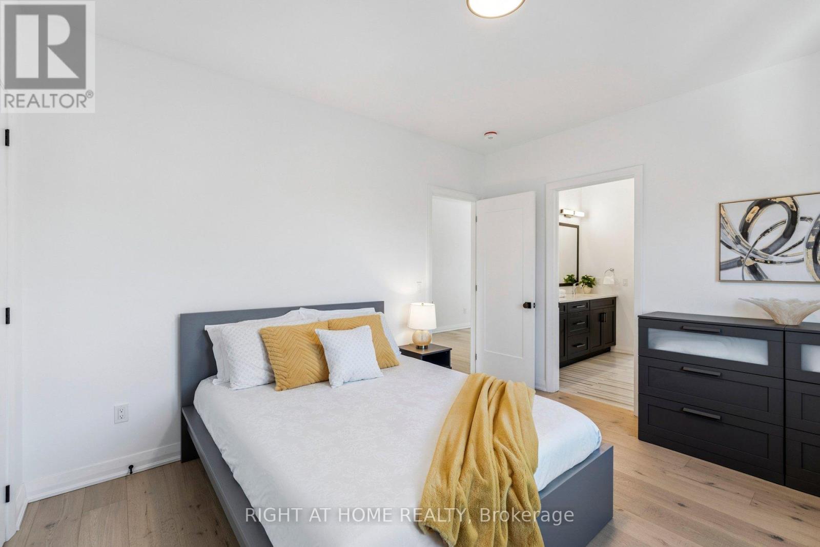 66 Kenmir Avenue, Niagara-On-The-Lake, Ontario  L0S 1J0 - Photo 40 - X12847846