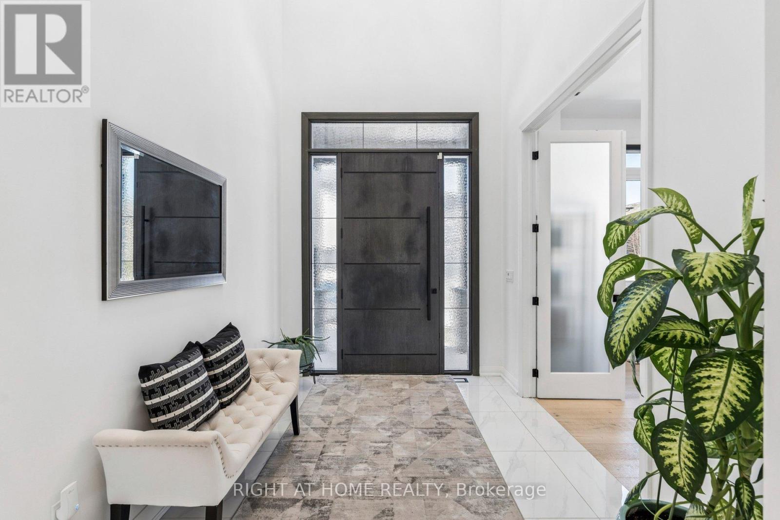 66 Kenmir Avenue, Niagara-On-The-Lake, Ontario  L0S 1J0 - Photo 5 - X12847846