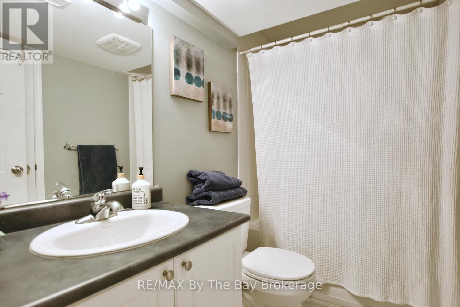 37 Berkshire Avenue, Wasaga Beach, Ontario  L9Z 0G3 - Photo 34 - S12842220