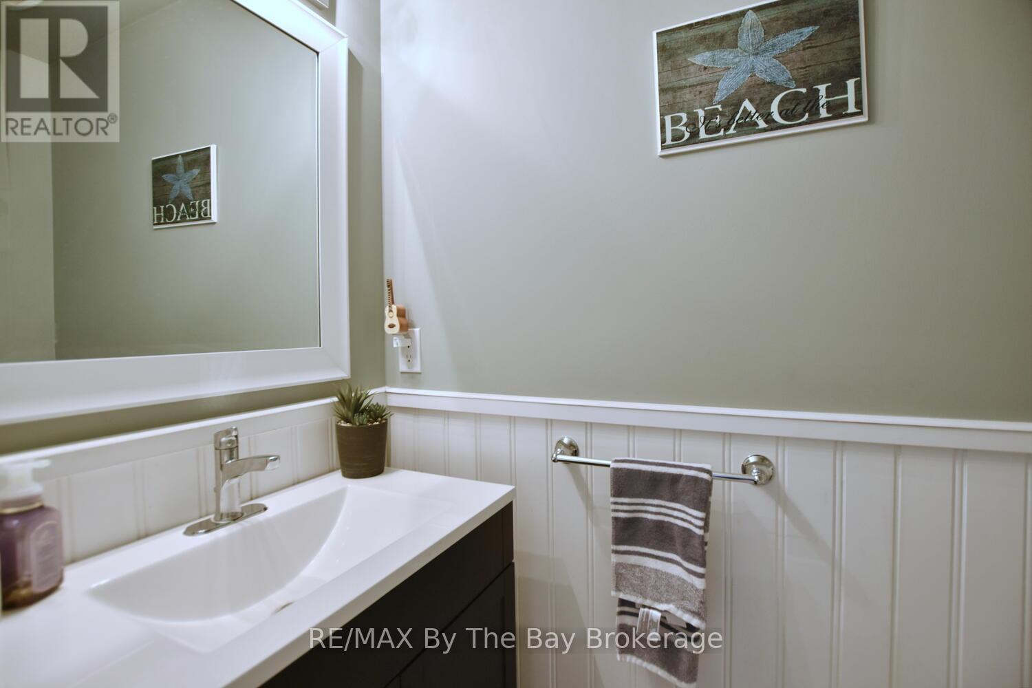 37 Berkshire Avenue, Wasaga Beach, Ontario  L9Z 0G3 - Photo 16 - S12842220