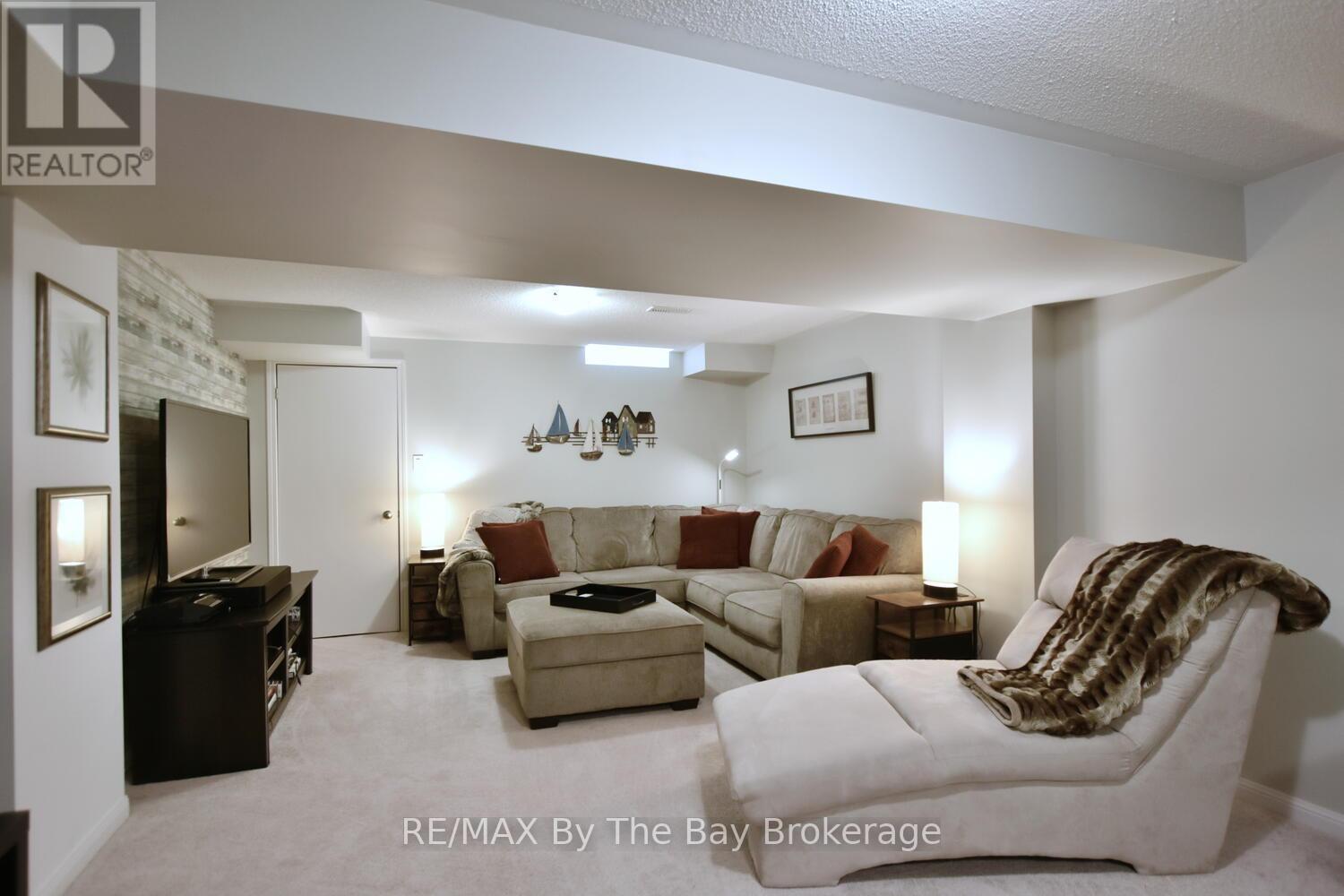 37 Berkshire Avenue, Wasaga Beach, Ontario  L9Z 0G3 - Photo 26 - S12842220