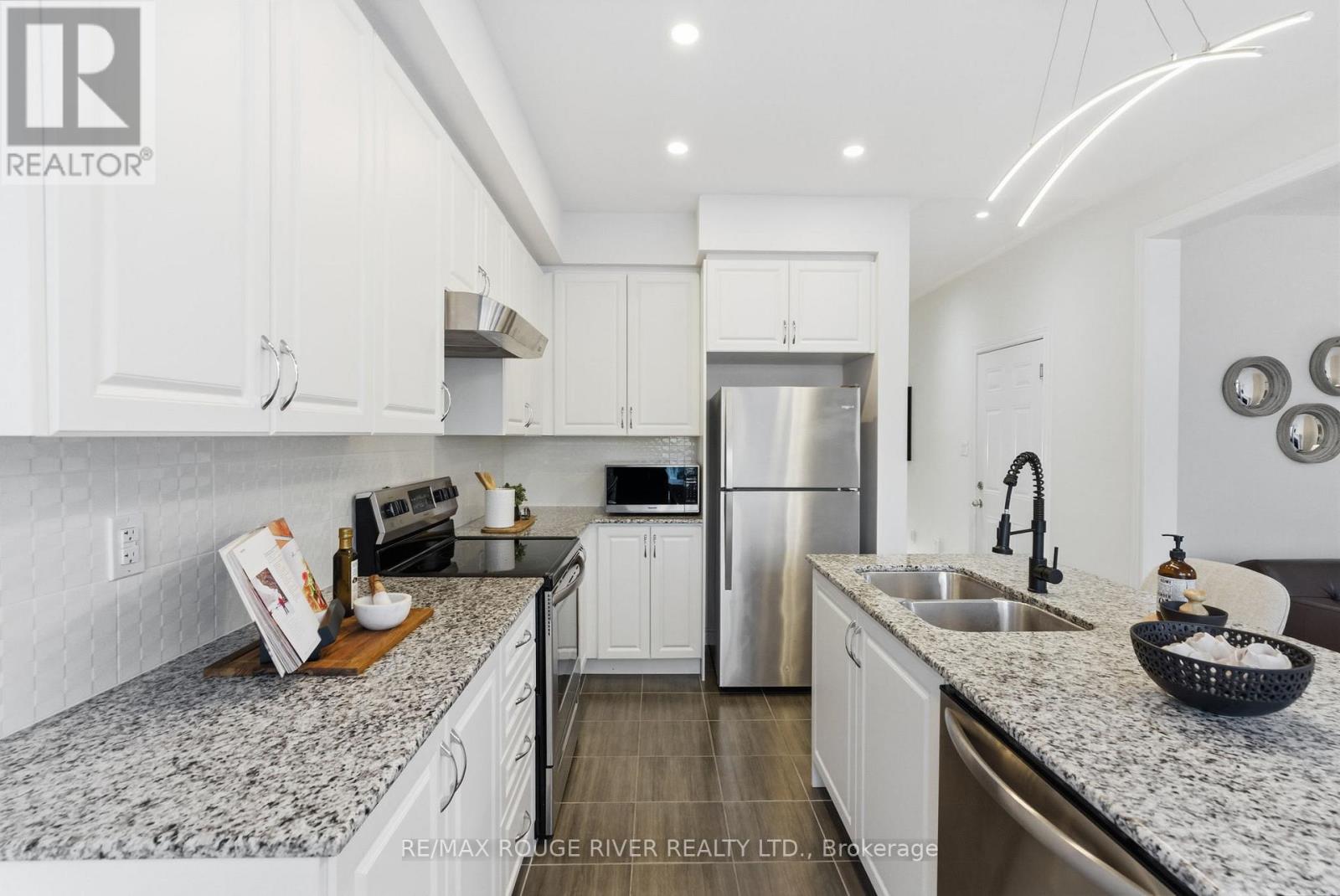 27 Swordfish Drive, Whitby, Ontario  L1P 0K7 - Photo 13 - E12848140