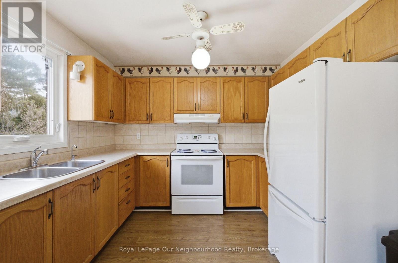 109 Ardwick Street, Whitby (Blue Grass Meadows), Ontario  L1N 8A1 - Photo 16 - E12848250