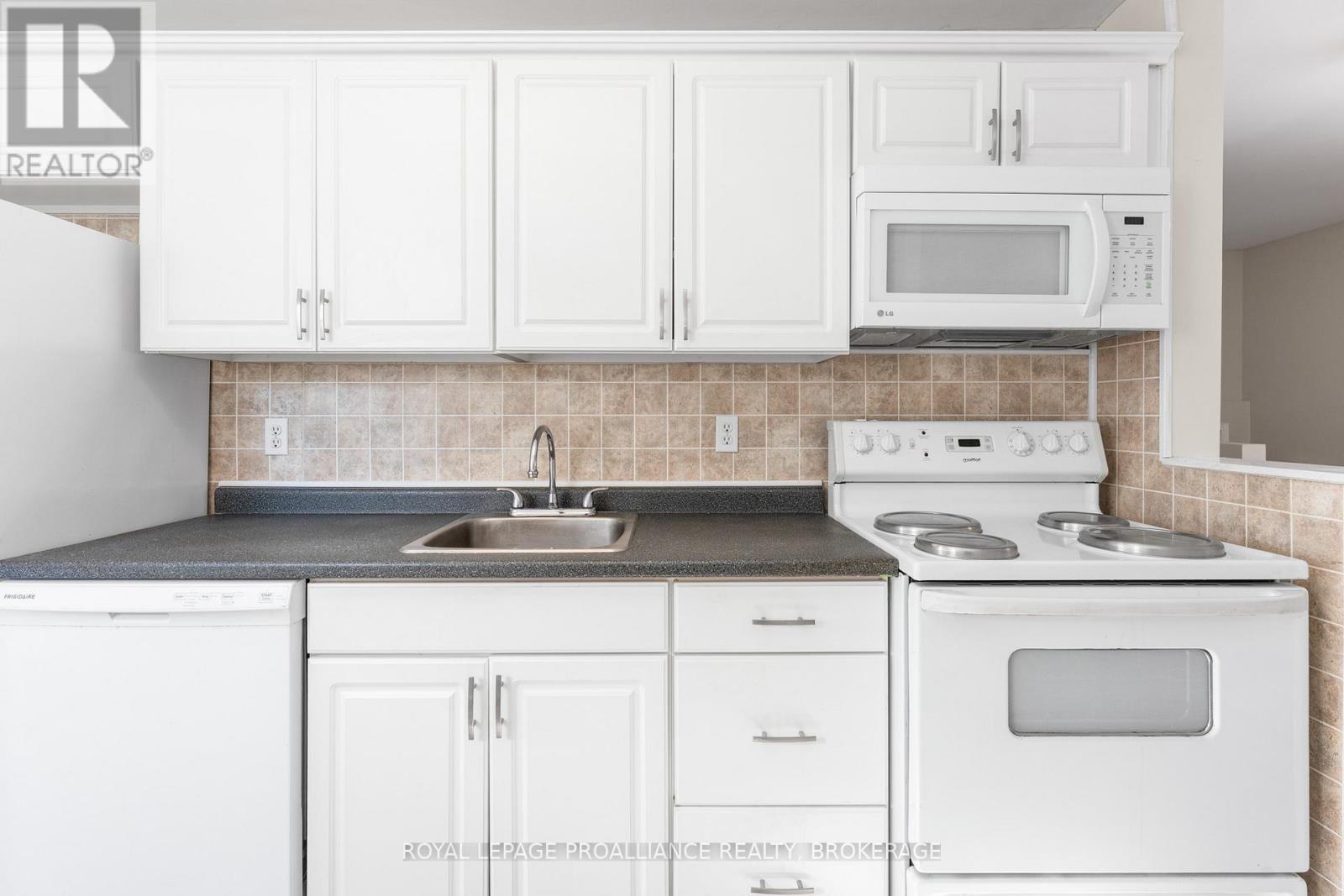 7 Dunkirk Avenue, Kingston, Ontario  K7K 2H3 - Photo 12 - X12848224