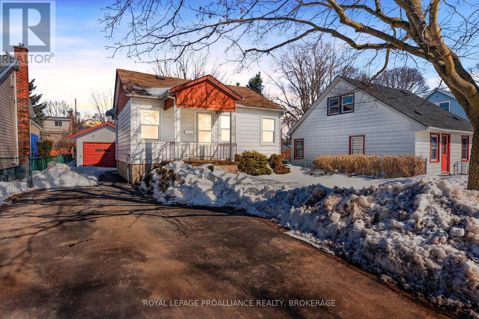 7 Dunkirk Avenue, Kingston (East Of Sir John A. Blvd), Ontario  K7K 2H3 - Photo 2 - X12848224