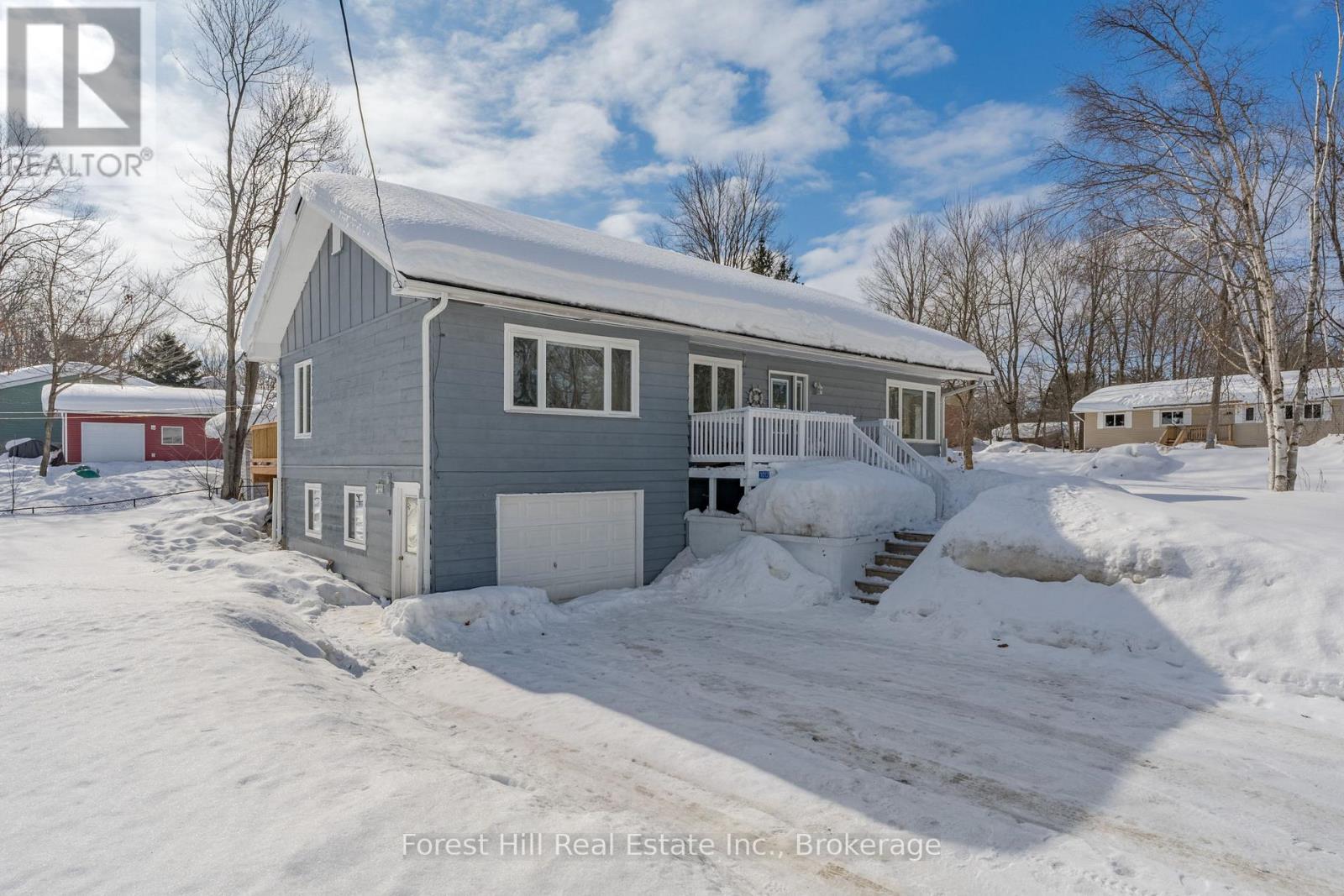 1012 NORTH BURGESS AVENUE, Muskoka Lakes, Ontario